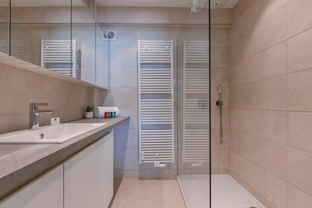 Huswell - Brand New Apartment With A View Остенде Экстерьер фото